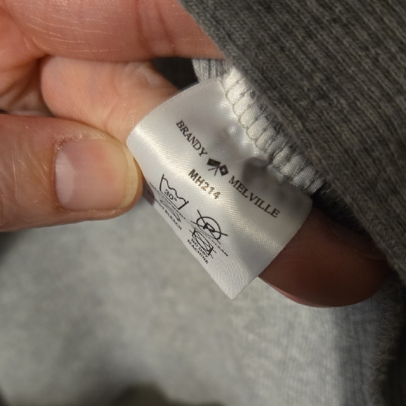 Brandy Melville Light Gray Cardigan - Picture 5 of 6